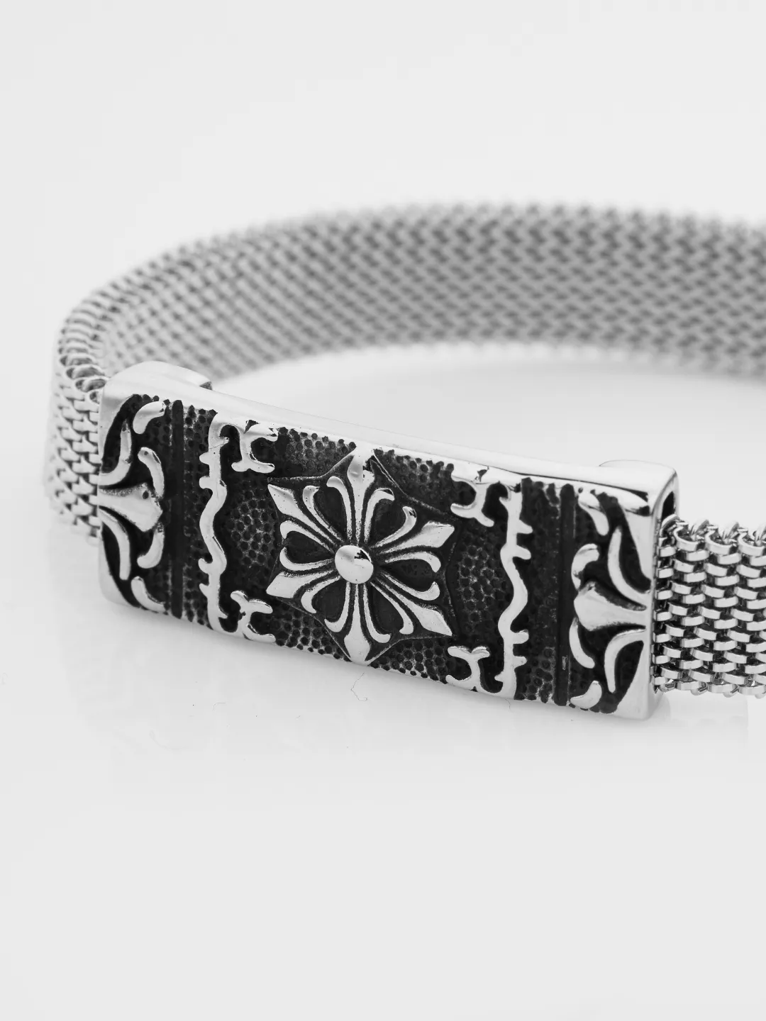 Bottom View of Floralis Platinum Bracelet