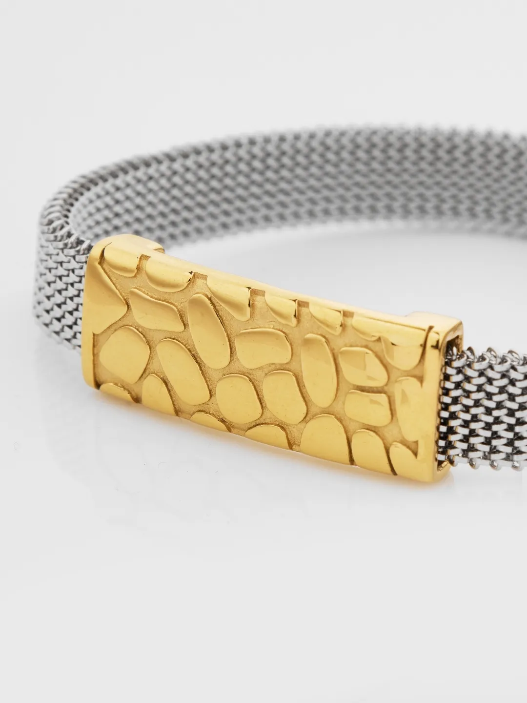 Ground Image of Twin Shades Vipera Bracelet