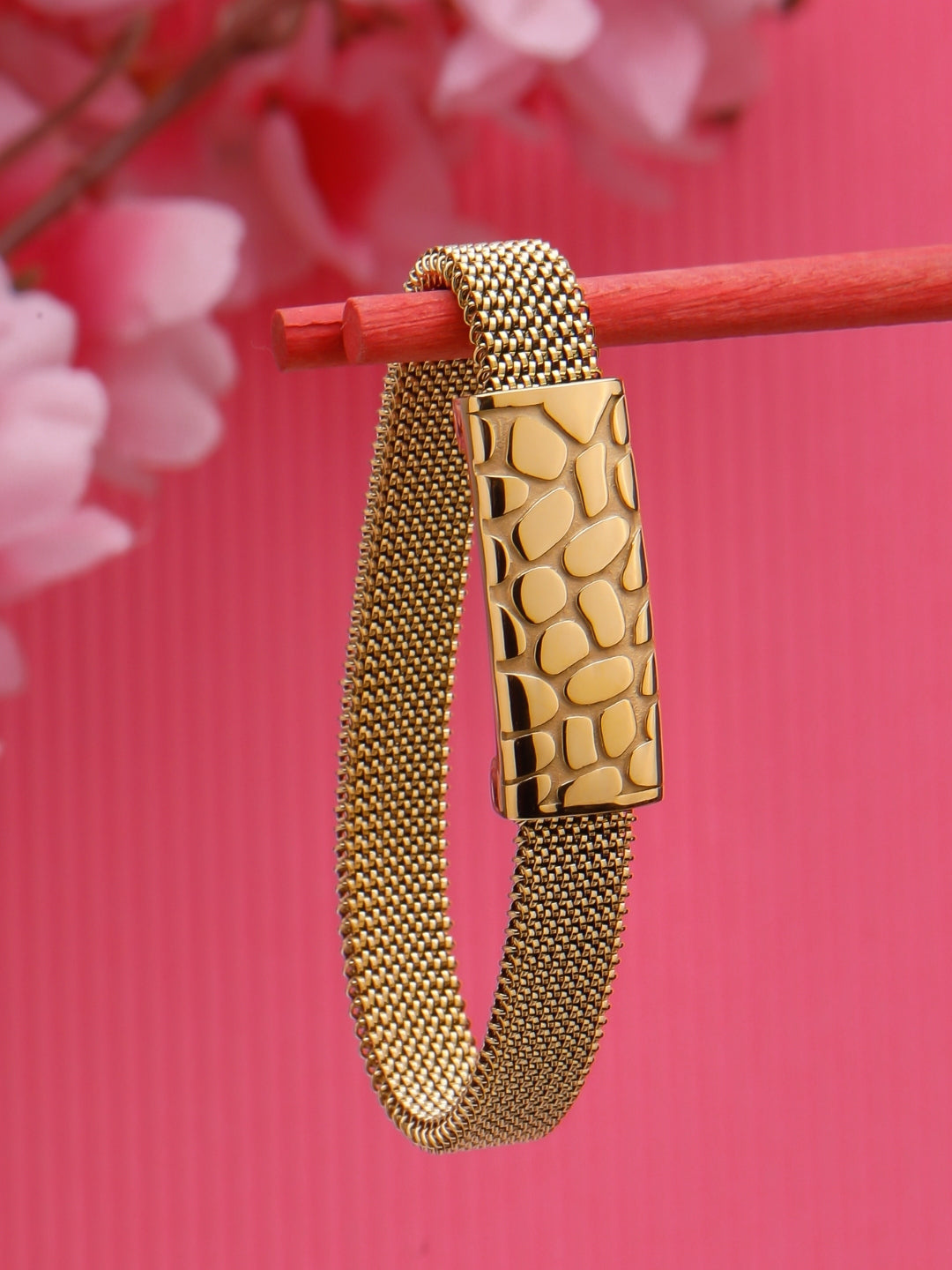 Vipera Bracelet in gold