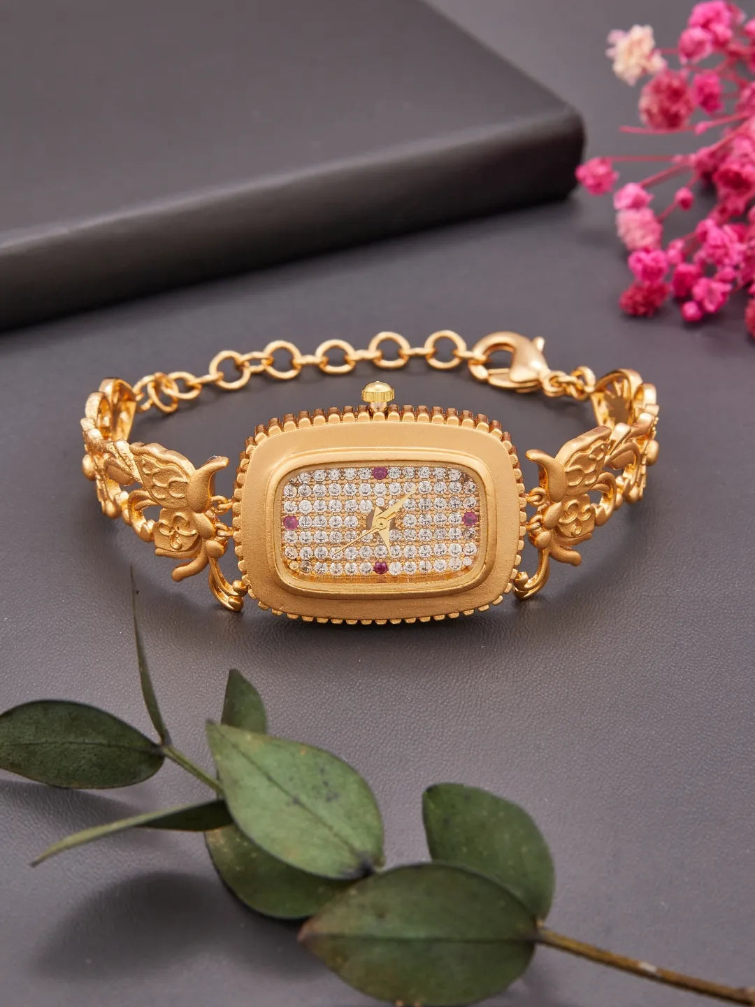 Velissia Watch In Gold