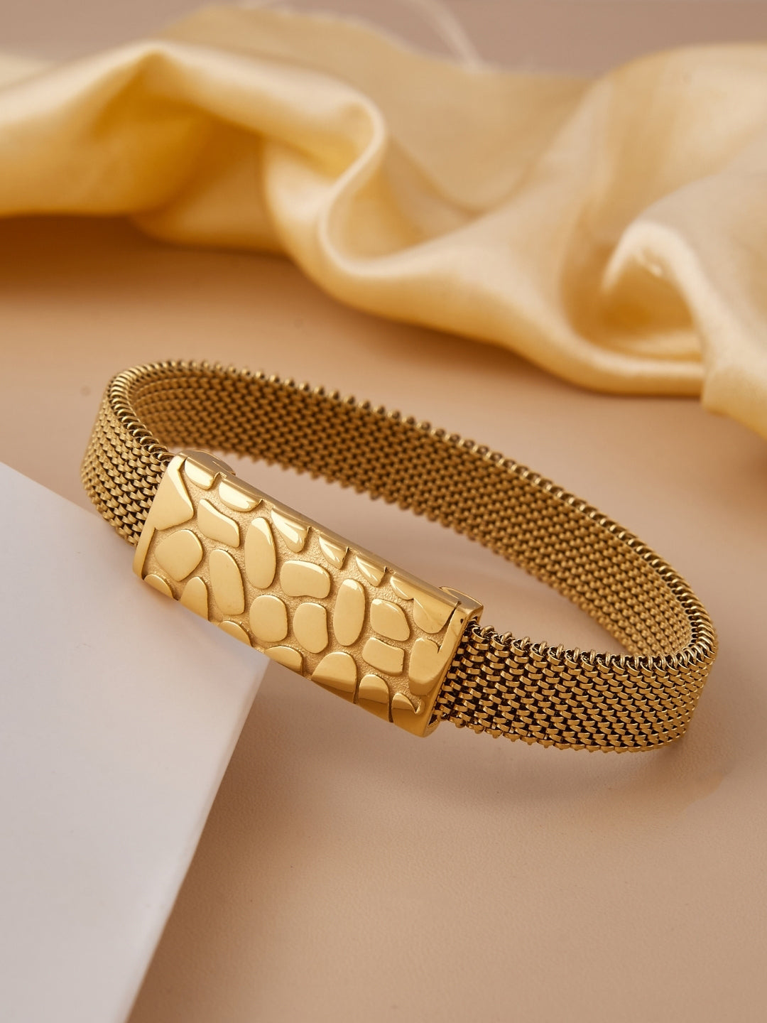 Vipera Bracelet in gold