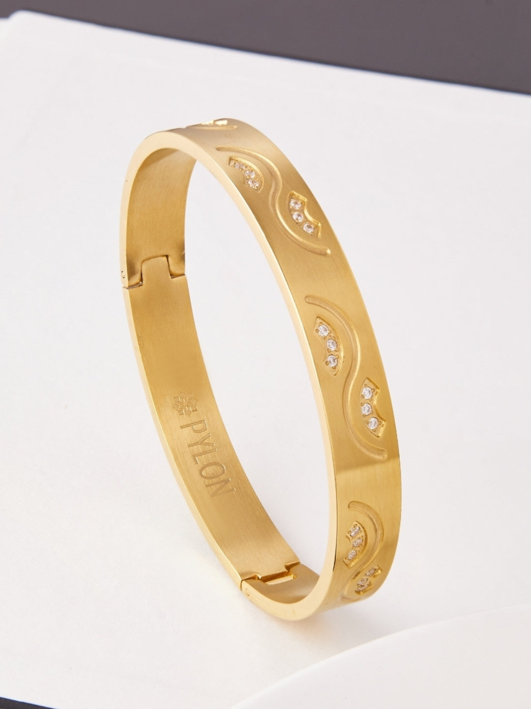 Gold Urbane Cuff Kada
