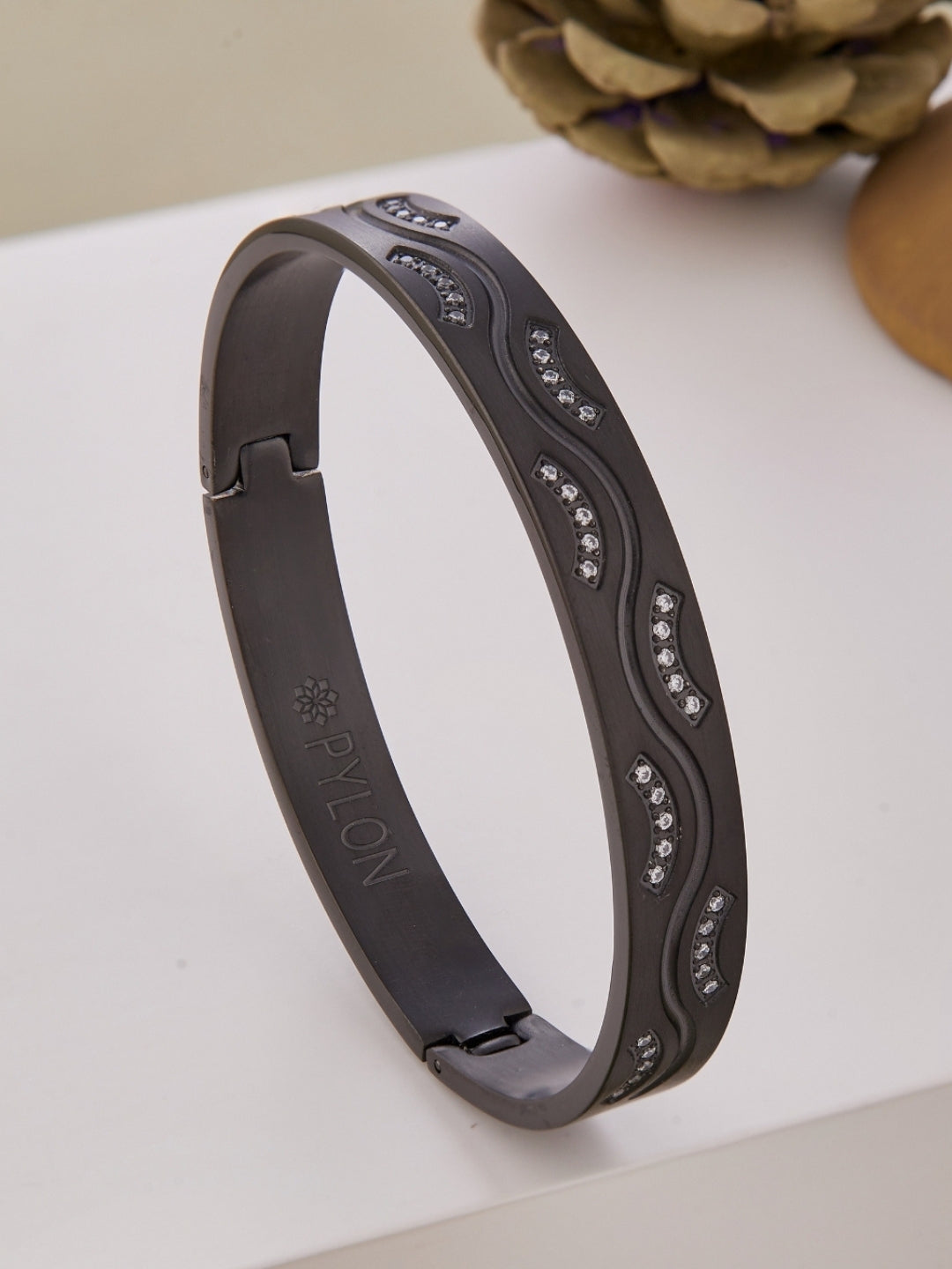 Tidal Vanguard Cuff Noir