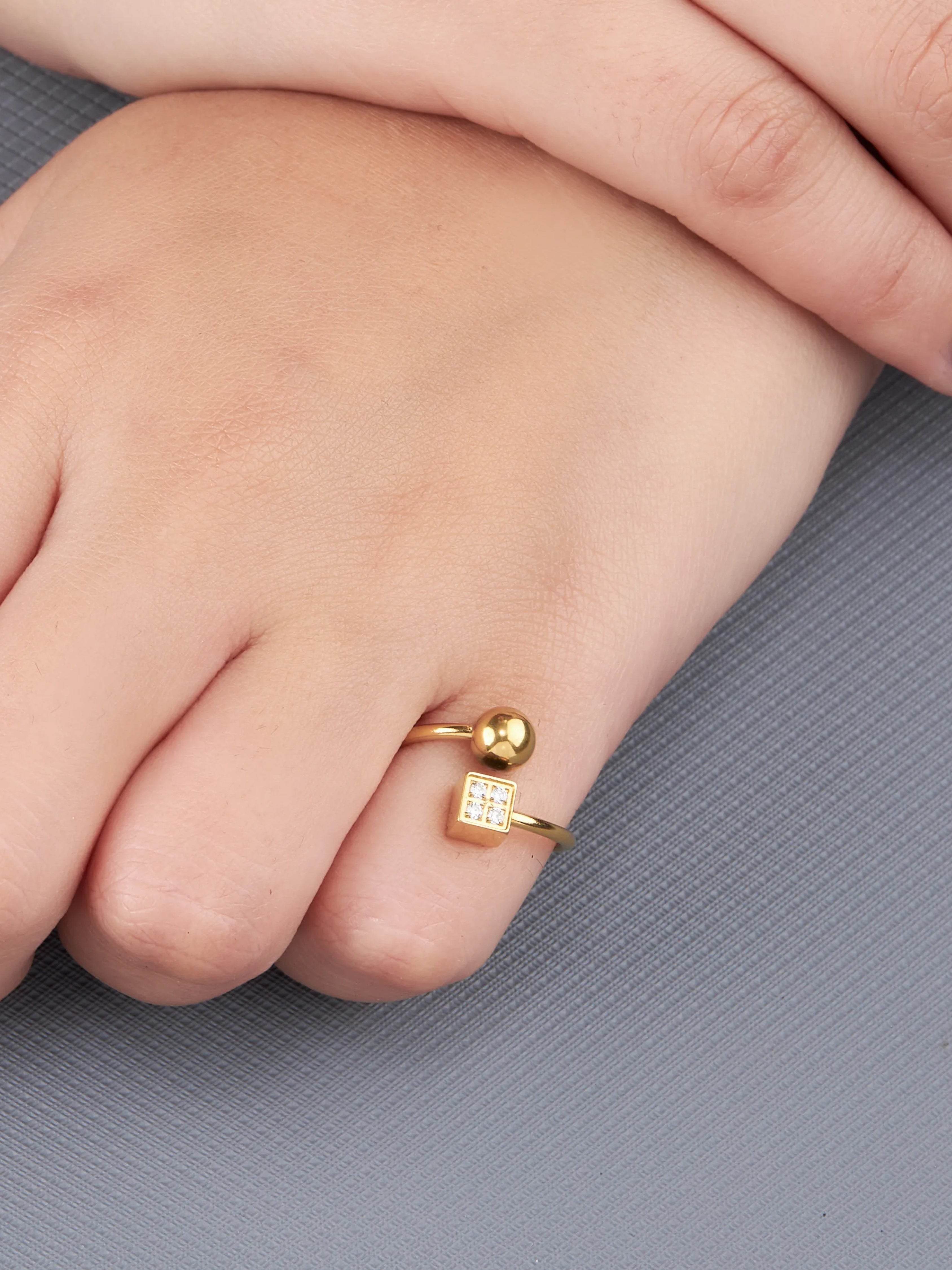 Aurum Charm