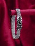 Naga Regale Bracelet in gold