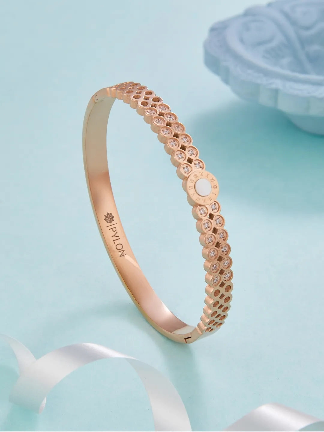 ROSETTA LATTICE CUFF