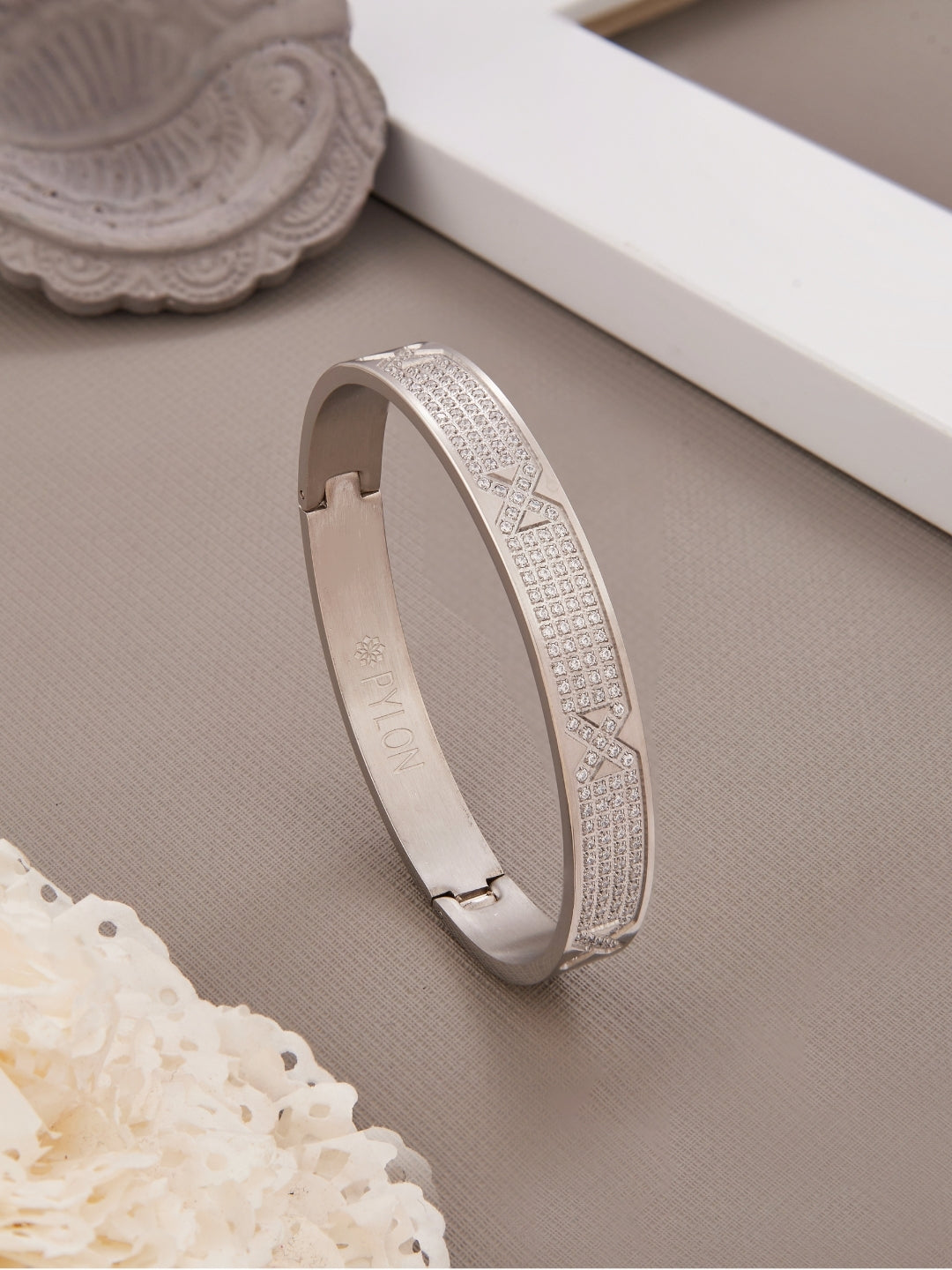 Vitalis Kada In Silver
