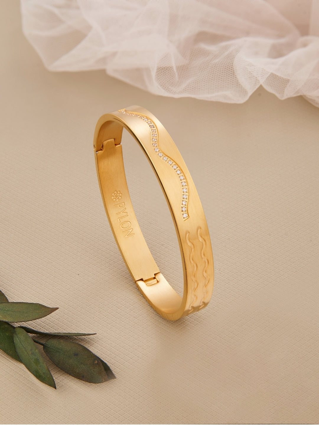 Regalia Kada In Gold